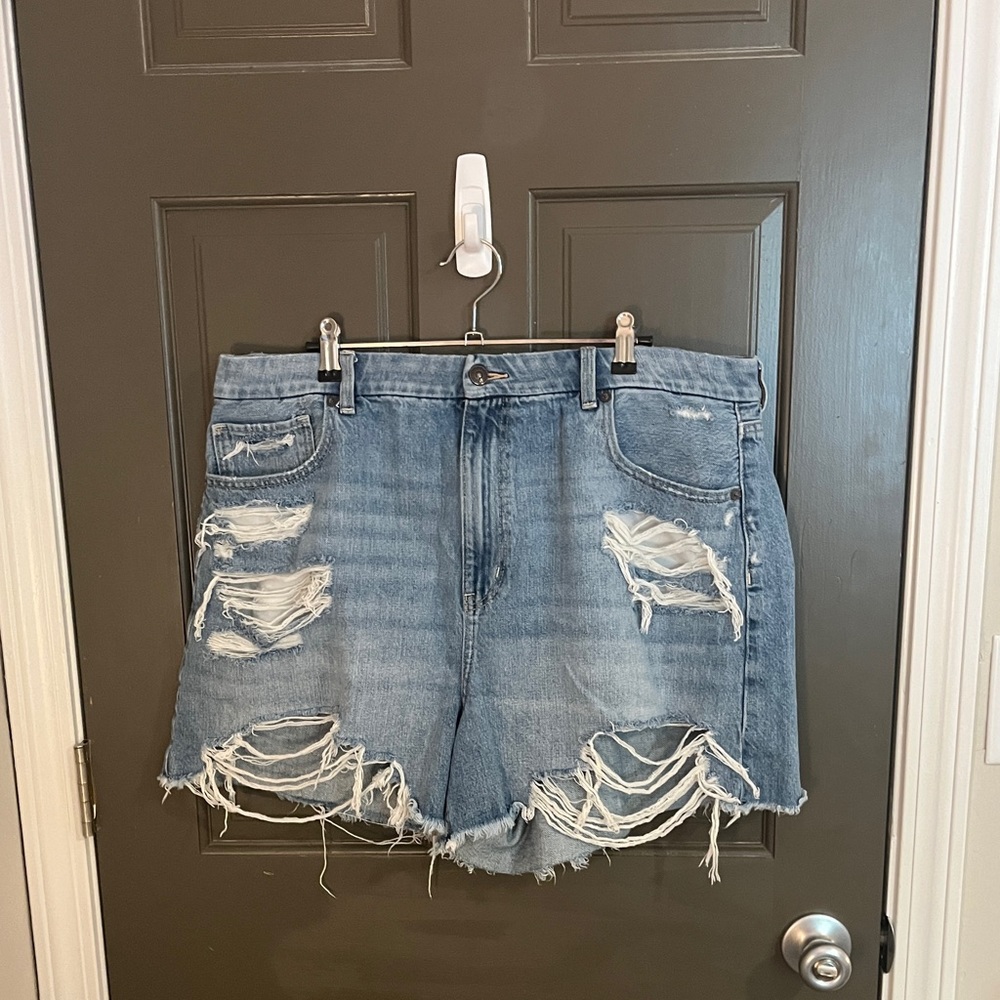 American Eagle Curvy Mom Short